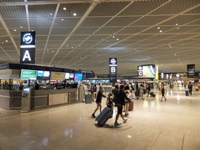 front2.jpg(61836 byte)