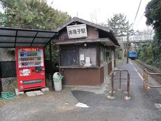 �{���q�w�|�w����