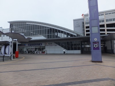 entrance-n.jpg(53316 byte)