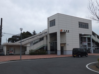 entrance-n.jpg(48298 byte)