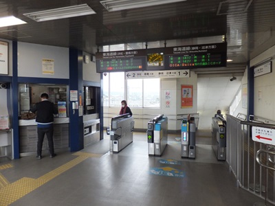 gate.jpg(57644 byte)