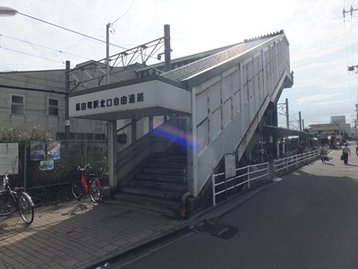 entrance-n.jpg(53401 byte)