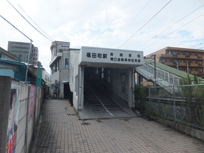 entrance-s.jpg(58720 byte)