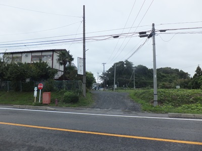 entrance2.jpg(54878 byte)