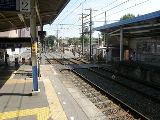 �\������