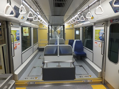 inside1c.jpg(66894 byte)