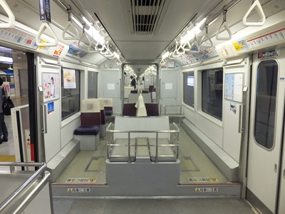 inside1c.jpg(65134 byte)