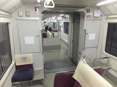 inside1d.jpg(54464 byte)