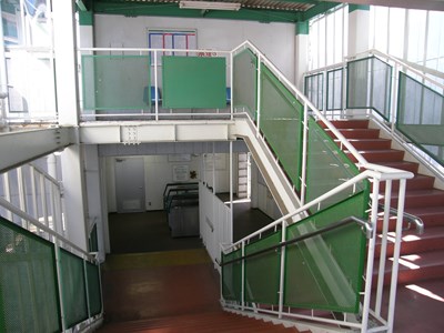 ���D����